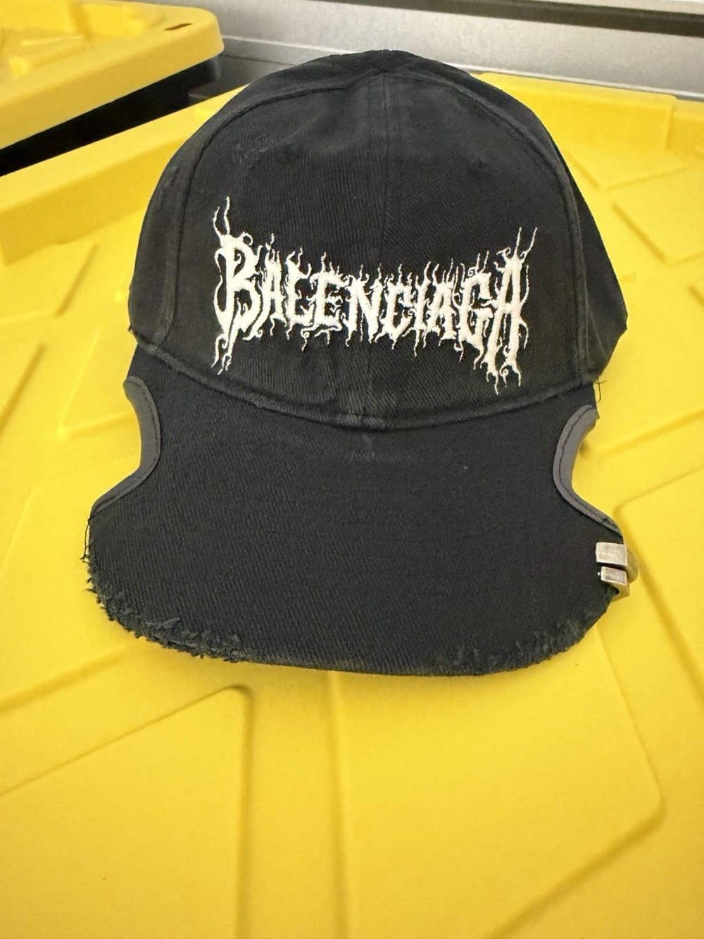 Balenciaga diy metal outline hat